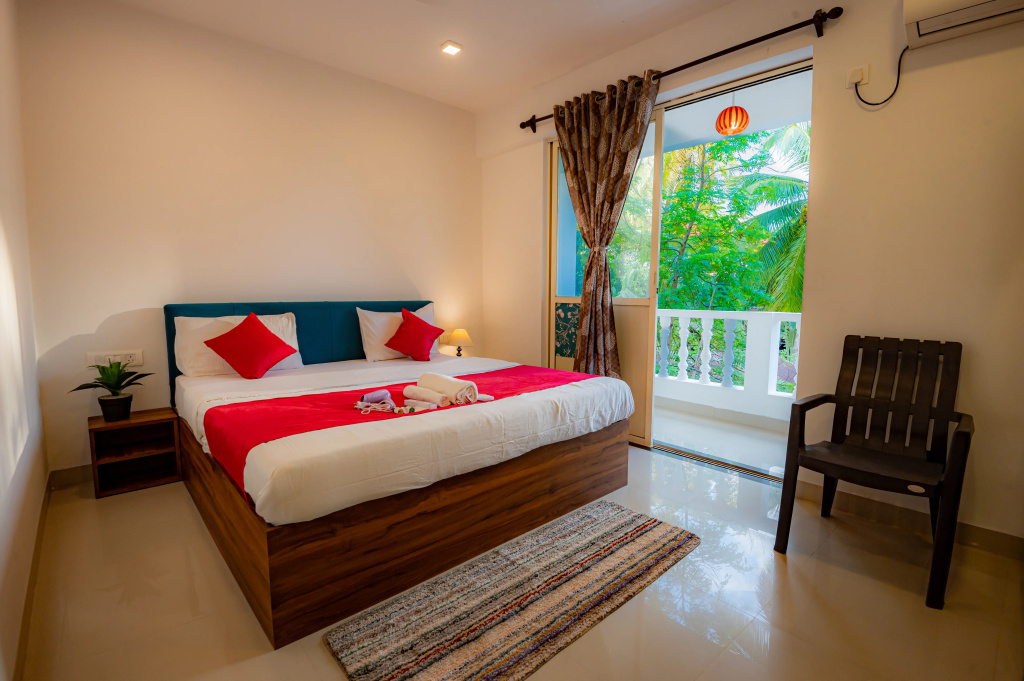 Standard room with balcony and with view