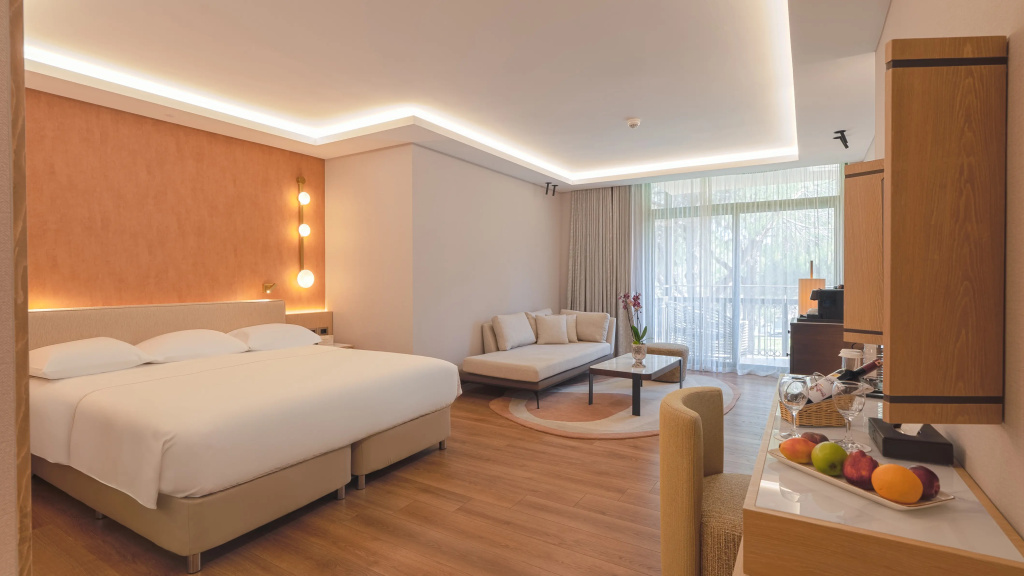 Double Junior Suite with balcony (full double bed)