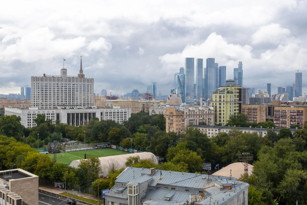 Апартаменты Стандартные в Скандинавском Стиле с Видом на Москва Сити: Изба/Кудринская Высотка — фото