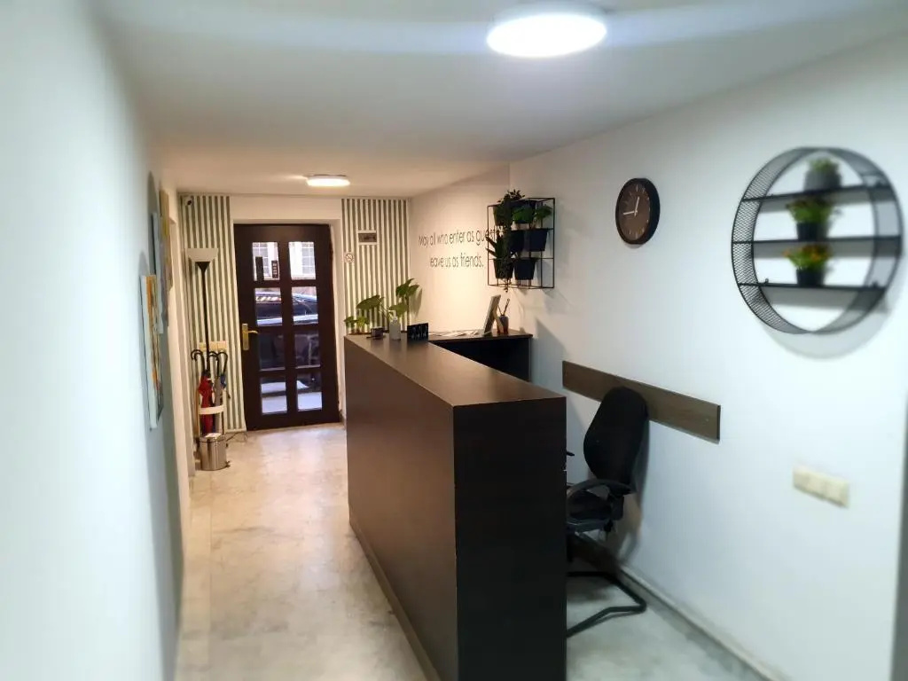 Lobby & Reception