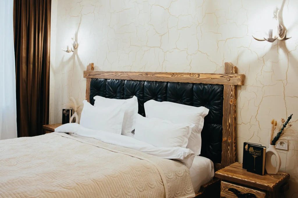 2-room without Balcony Double Suite with mountain view (full double bed)