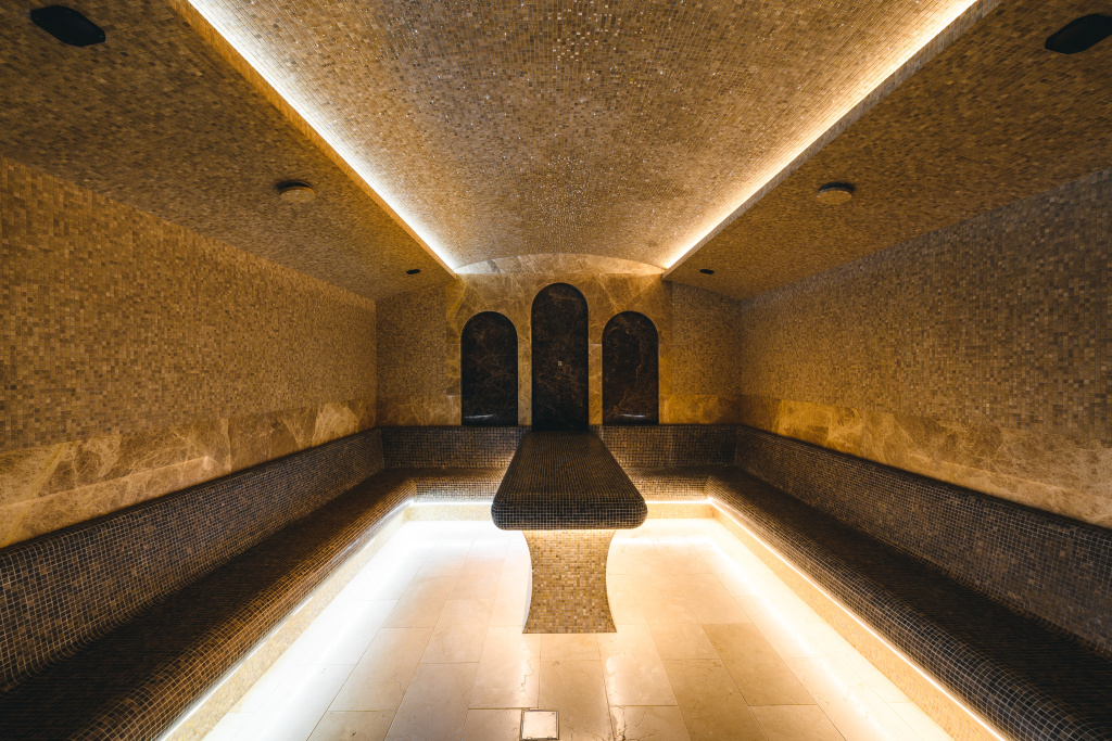 Lobby & Reception