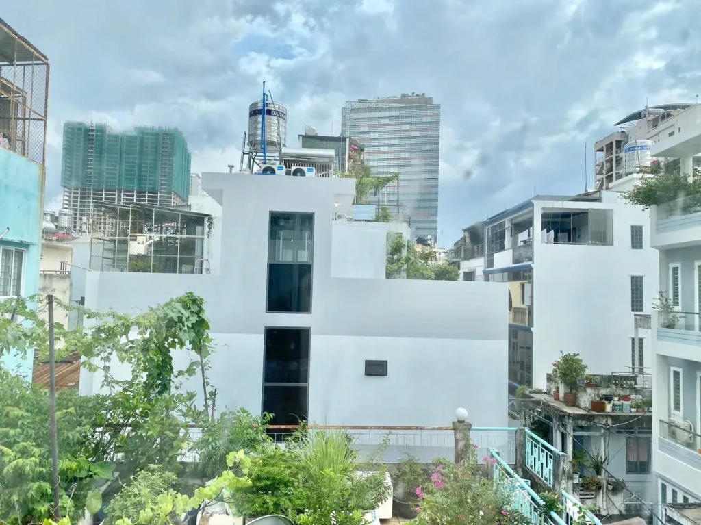 Cherry Blossom Entire Bui Vien Private house