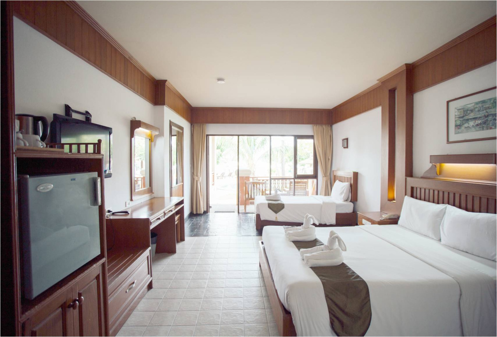Deluxe Double Family room with balcony and with garden view (full double bed)