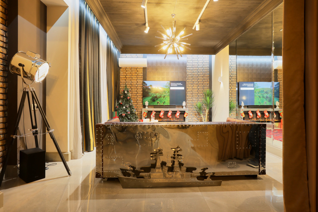 Lobby & Reception