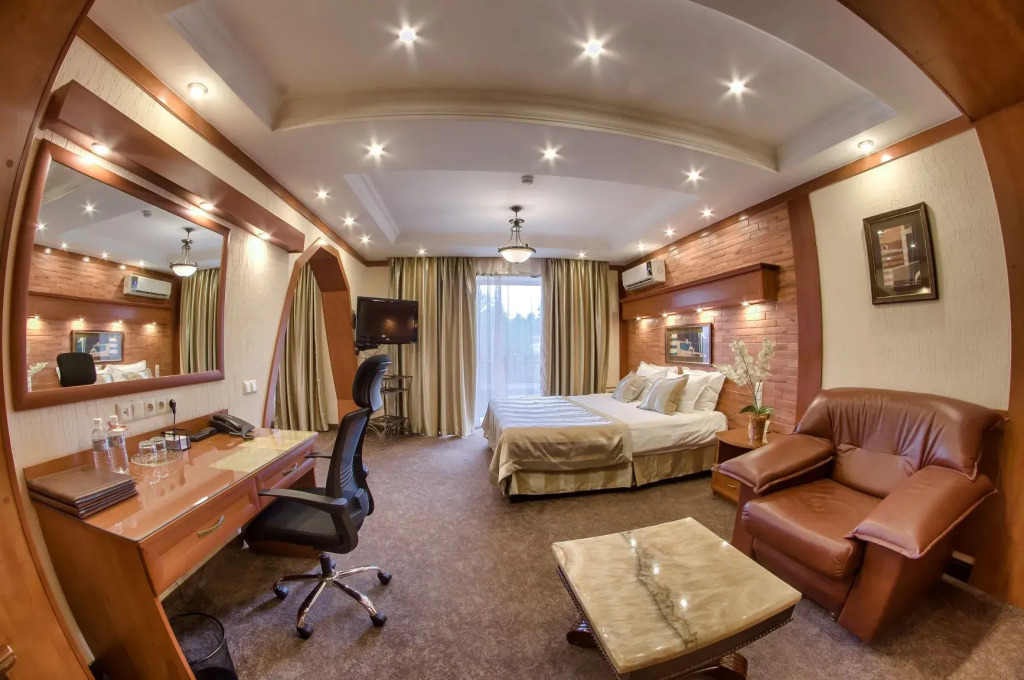 Двухместный полулюкс двуспальная кровать в Уют