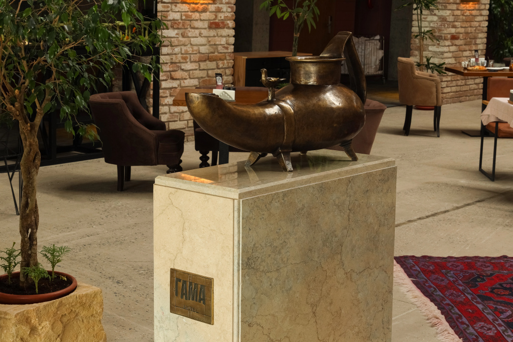 Lobby & Reception