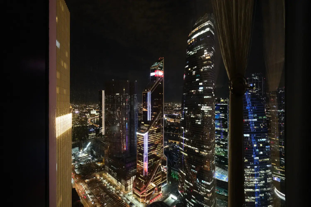 Апартаменты Sky City Moscow Уютная студия на 51 этаже с уникальным видом на все башни Москва Сити! — фото