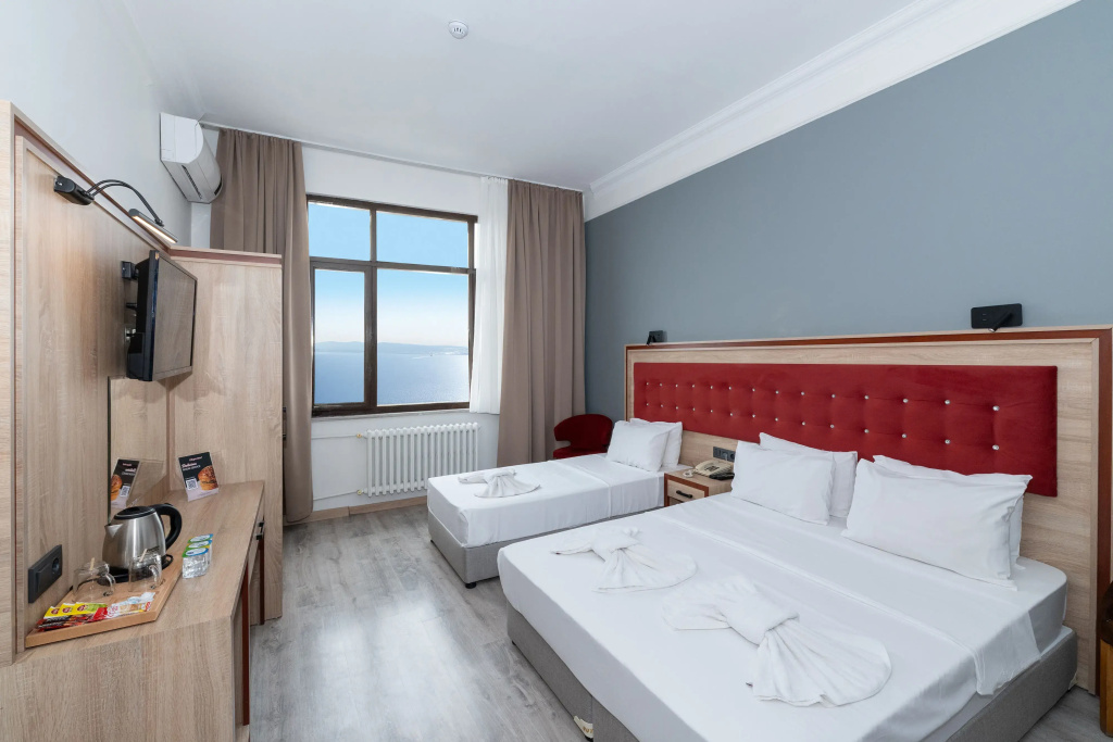 Superior Triple room with sea view