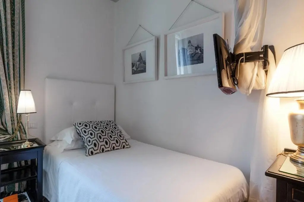 Single room (single bed)