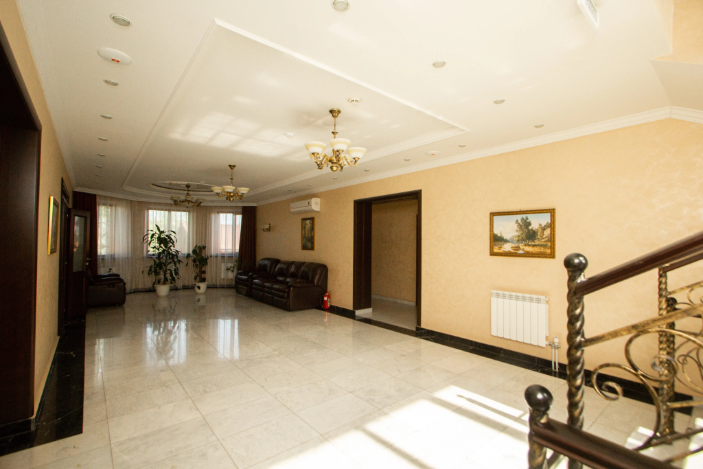 Lobby & Reception