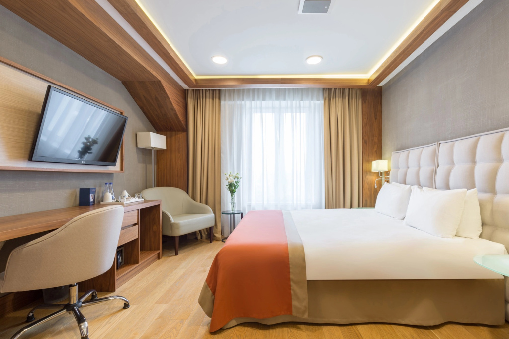 Nesterov Plaza Hotel Room Type - Presidential Quadruple Suite with view
