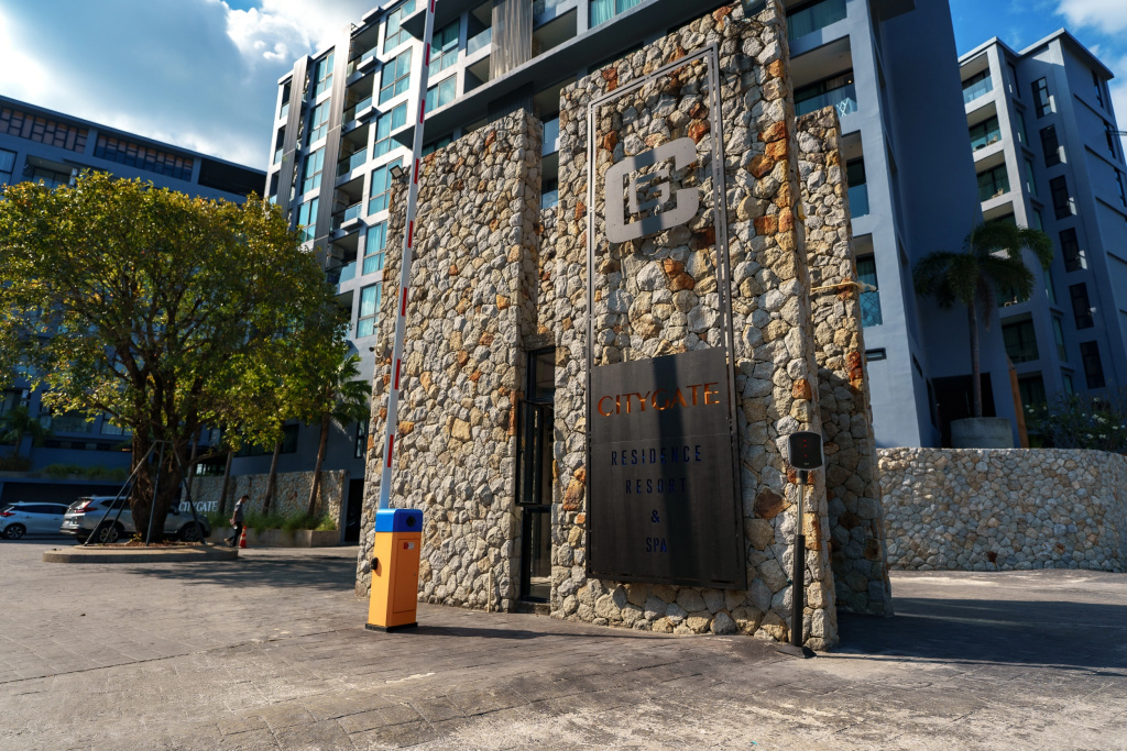 1BDR. Rooftop bar. The biggest gym. Spa centre Flat