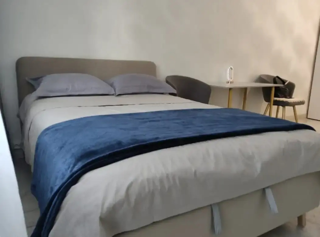 Double Studio with balcony and with city view (full double bed)
