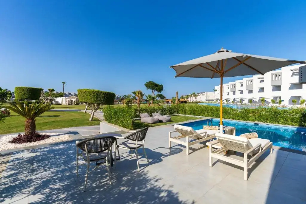 Люкс Posh Club Presidential с балконом в Sunrise Crystal Bay Resort