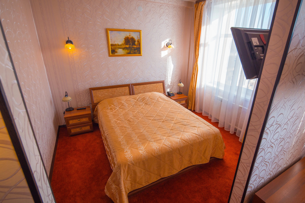 Arkadiya Hotel Room Type - Comfort Double Junior Suite with city view full double bed