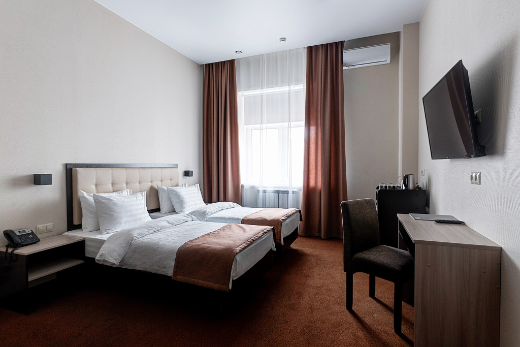 Double Junior Suite with courtyard view (twin beds)