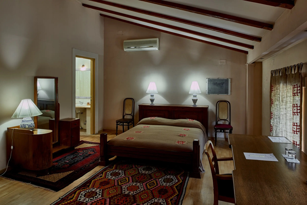 Comfort room