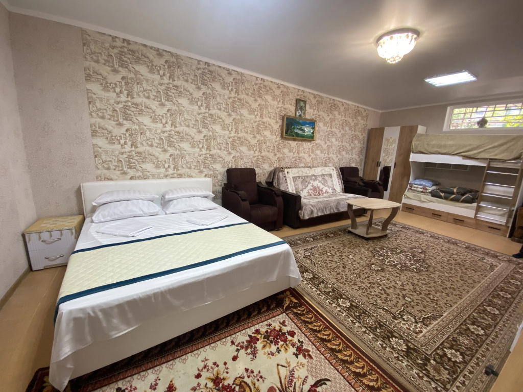 Четырёхместный семейный номер Superior с видом на внутренний двор в Holiday Home