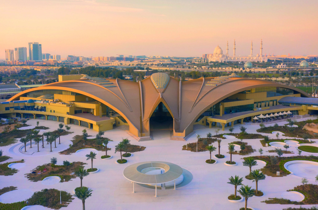 Курортный отель ERTH Abu Dhabi Hotel — фото