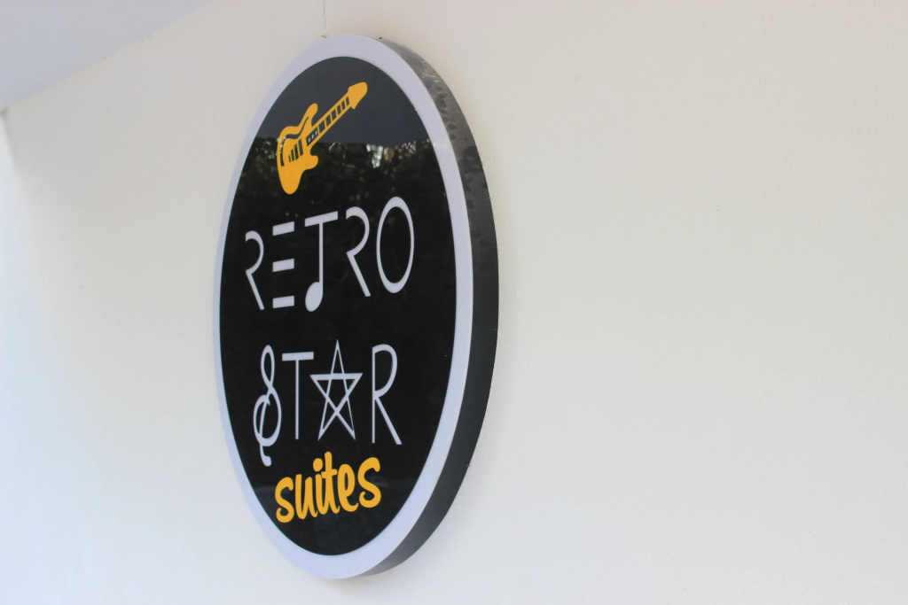 Отель Retro Star Suites — фото