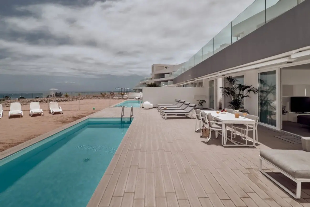 3 Bedrooms Rio Infinity Suite with partial sea view