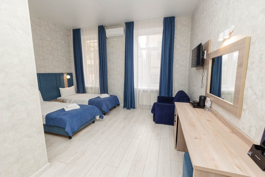 Superior Double room with city view (full double bed)