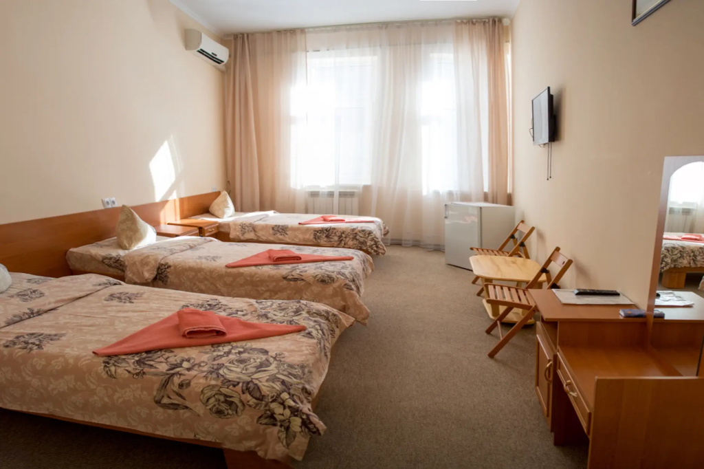 Standard Triple room with view