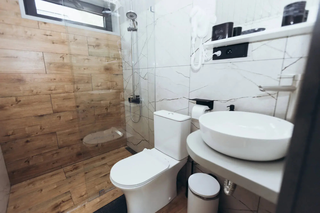 1 Bedroom Chalet with river view