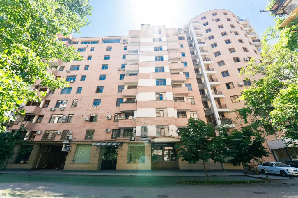 On Yekmalyan Str. 1-42/2 Apartments