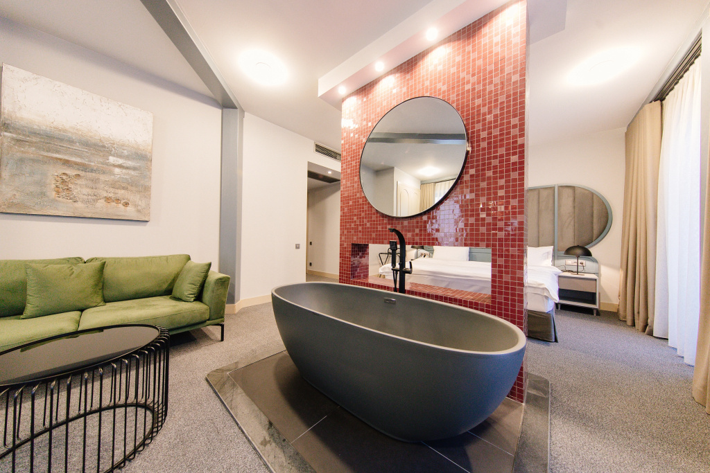 Executive Double Suite with balcony and with view (full double bed)