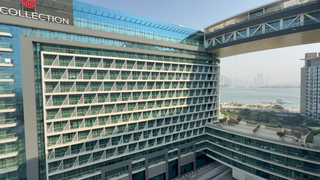 Highend Luxury Seven Palm Apartments