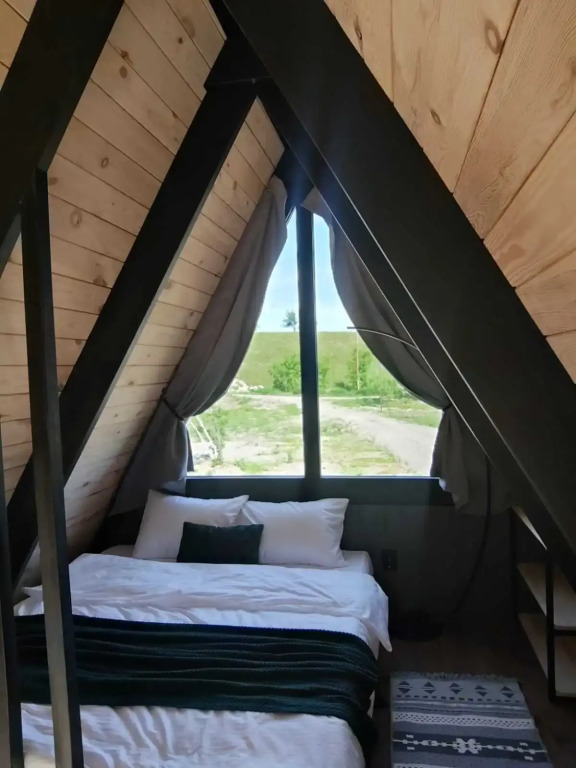 Шале двухэтажный А-фрейм с панорамным остеклением и террасой - фото 10