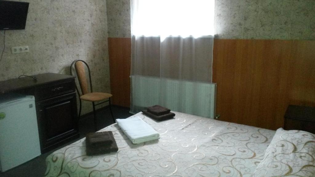Dolche Vita Hotel Room Type - Economy Double Basement room full double bed