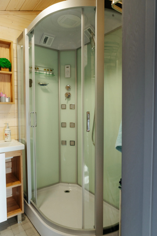 Четырёхместный коттедж с красивым видом из окна в Северное сияние