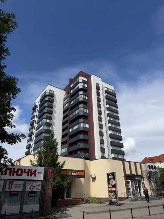 Апартаменты Высота с панорамным видом на город с 13 этажа — фото
