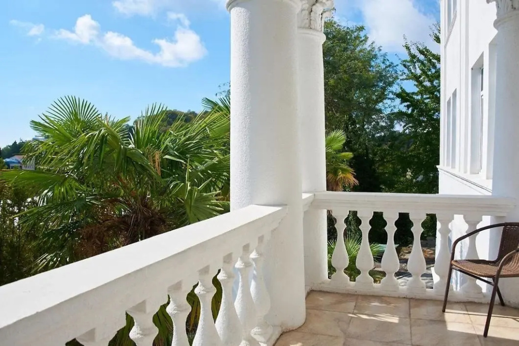 Balcony & Terrace