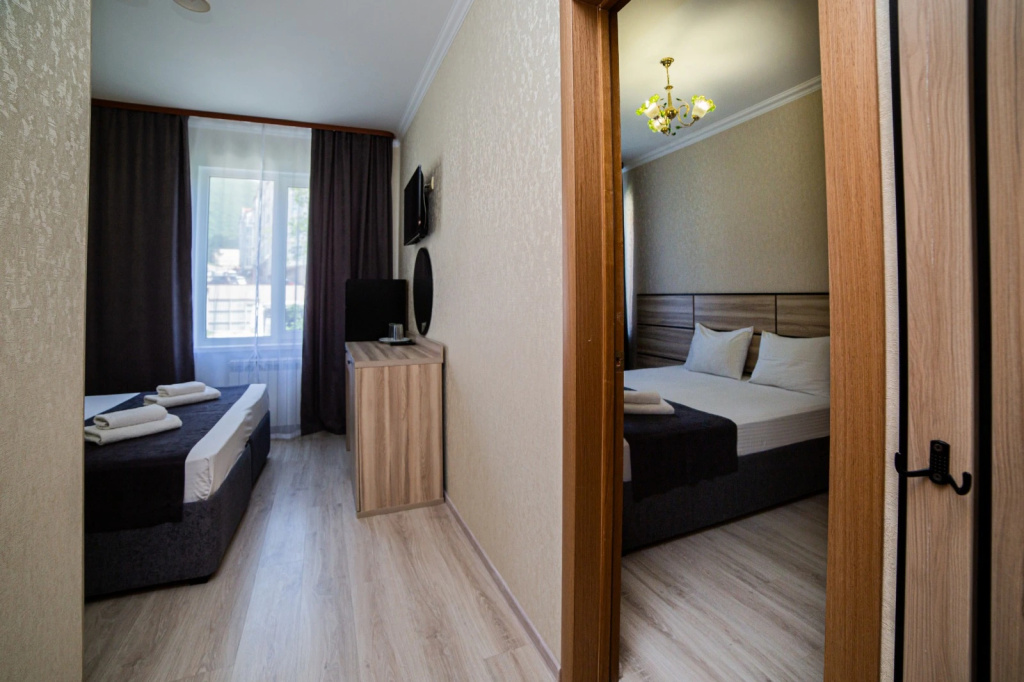 2-rooms Family Quadruple room