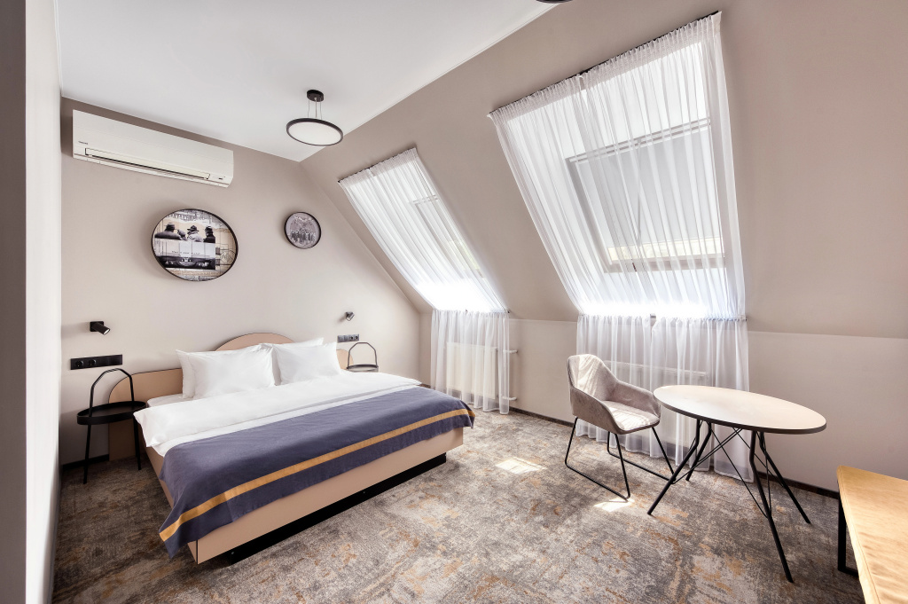 Executive Double Suite (full double bed)