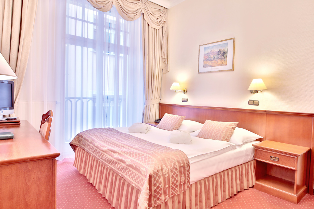 Superior Double room (full double bed)