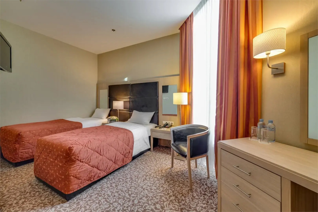 Standard for Guests with Reduced Mobility Double room full double bed