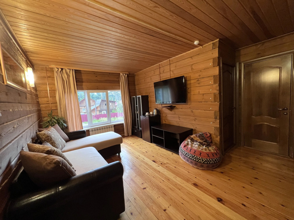 Люкс с видом на внутренний двор в Туяна