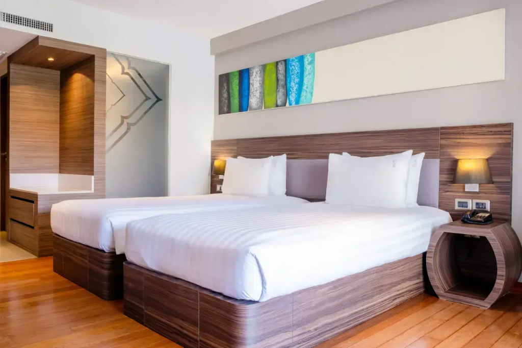 Двухместный номер Standard с балконом (двуспальная кровать) в Отель Holiday Inn Resort Phuket Karon Beach by IHG