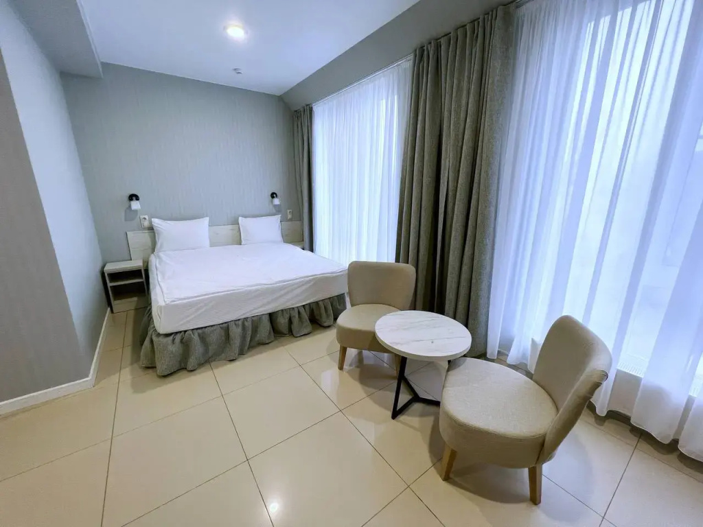 Central Inn Conference Hotel Room Type - Plus Family room with city view