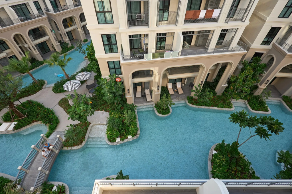 Title Legendary E504 Apartments