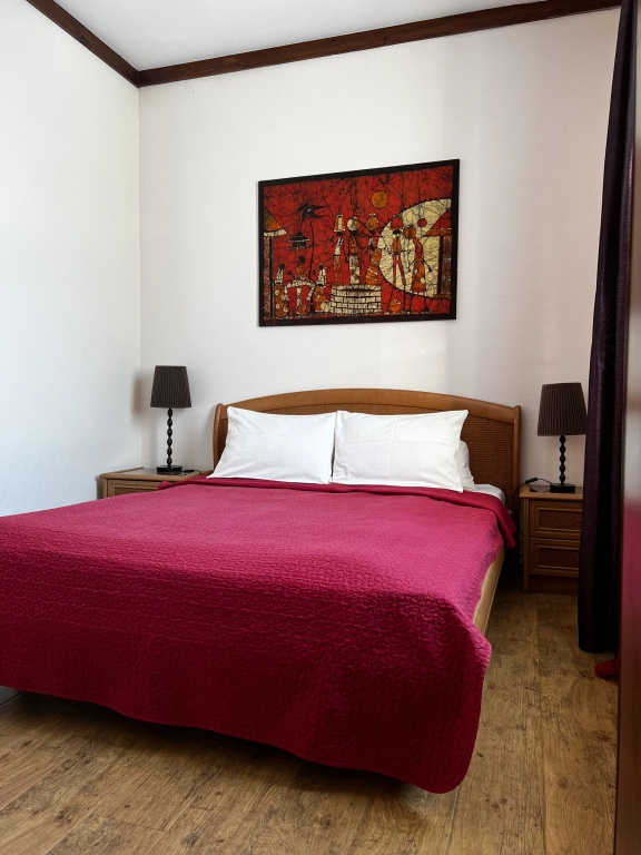 2 Bedrooms Quadruple Apartment with city view