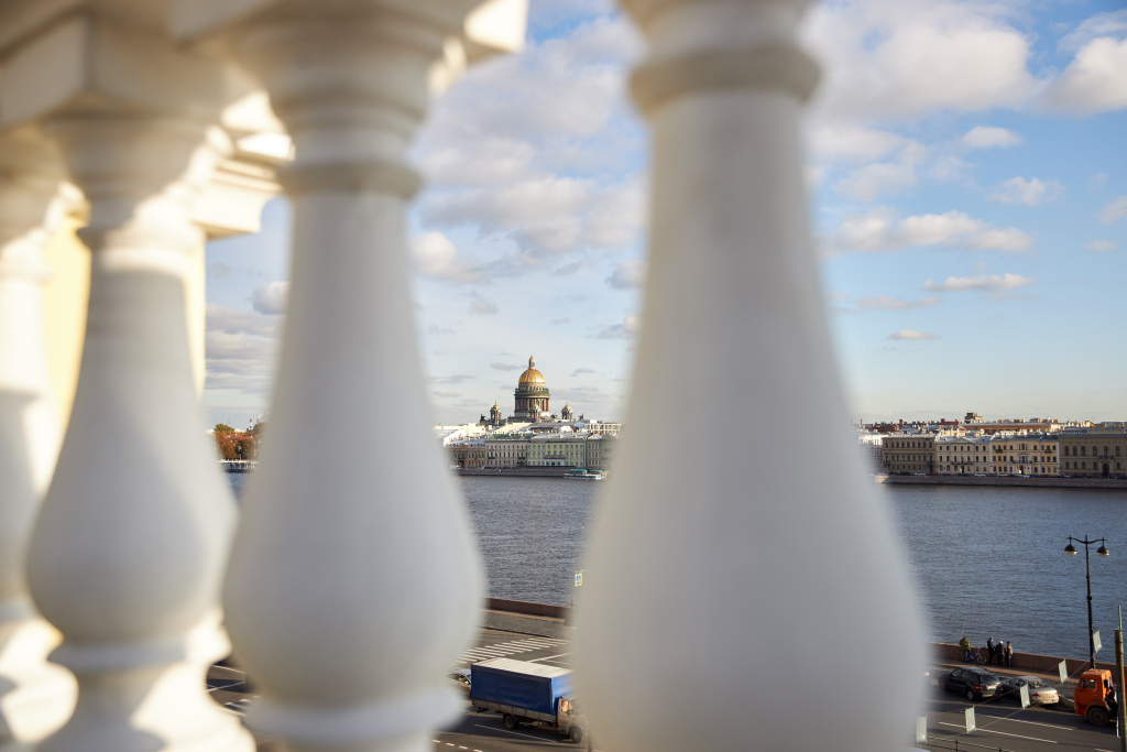 Dvorets Trezini by null