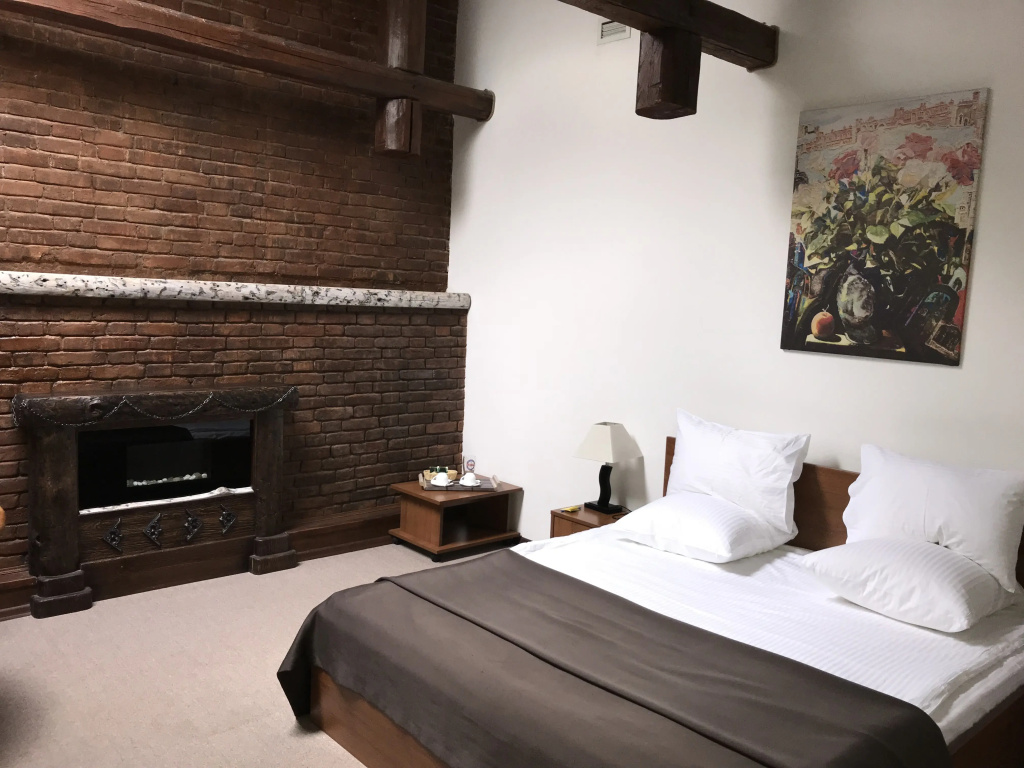 Hotel Stariy Gorod Room Type - Vintage Double Attic room full double bed
