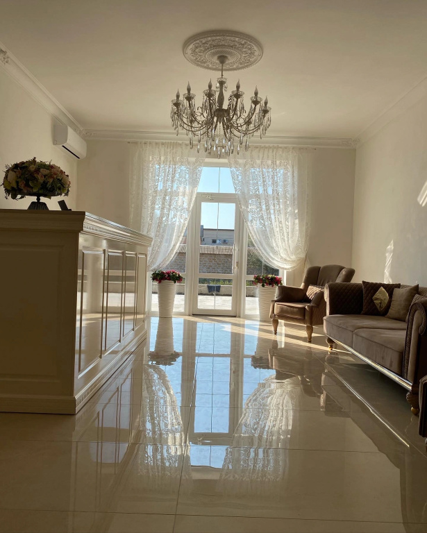 Lobby & Reception