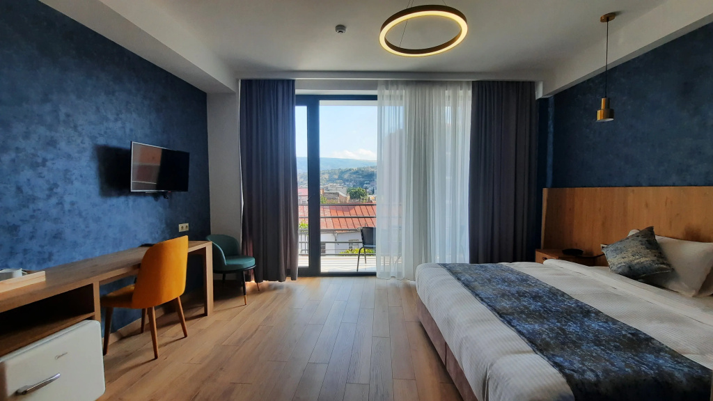 Superior Double room with mountain view (full double bed)